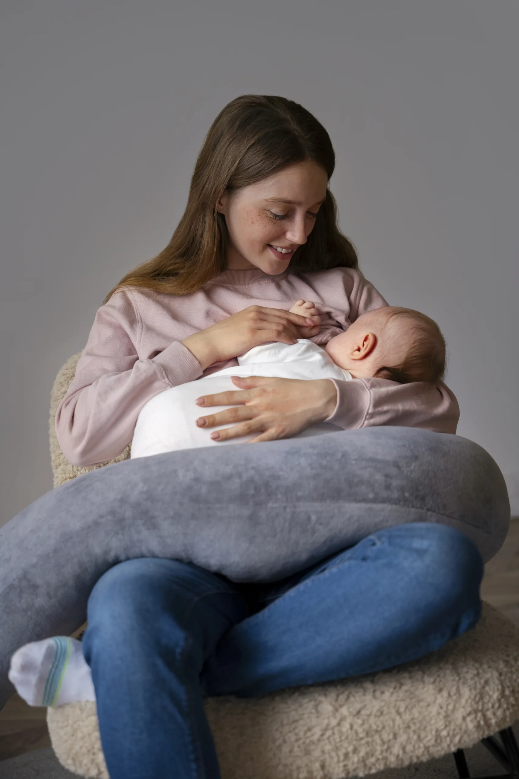 ما فوائد الرضاعة الطبيعية للأم والطفل؟